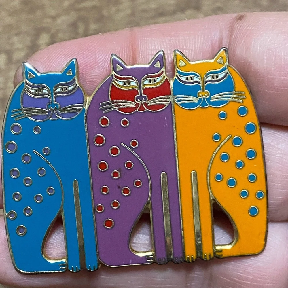 Laurel Burch Siamese Cats Brooch Pin, Gold Plated Cloisonné Enamel vintage 1980’
